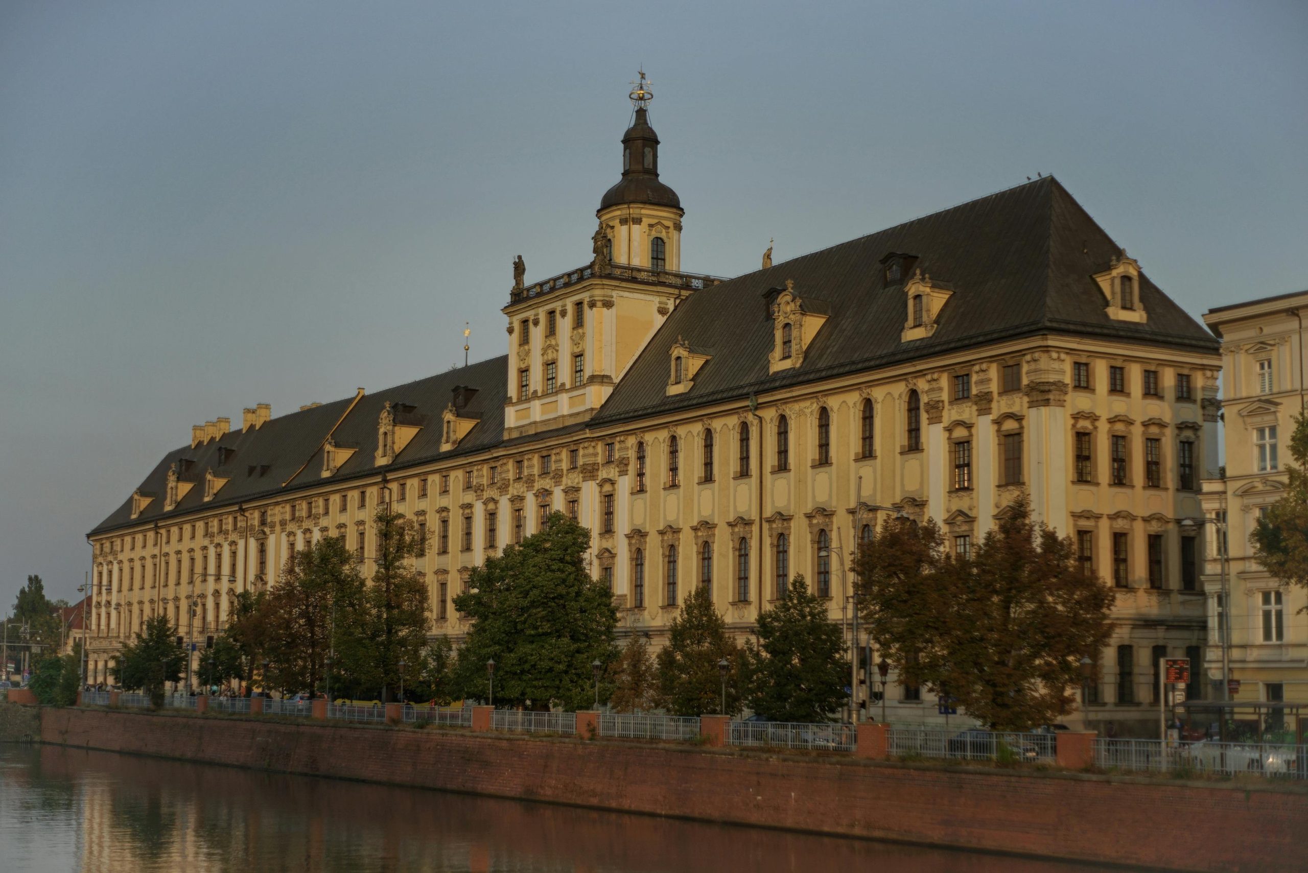 poland uni